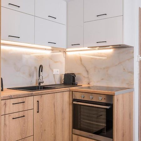 Indigo Blue Seaside Deluxe Apartments Kíssamos Екстериор снимка