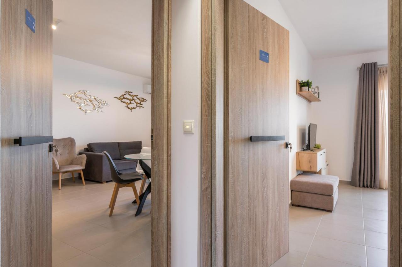 Indigo Blue Seaside Deluxe Apartments Kíssamos Екстериор снимка