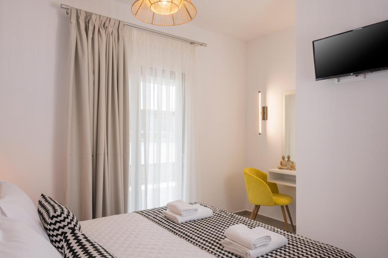Indigo Blue Seaside Deluxe Apartments Kíssamos Екстериор снимка