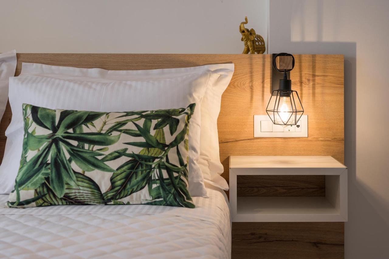 Indigo Blue Seaside Deluxe Apartments Kíssamos Екстериор снимка