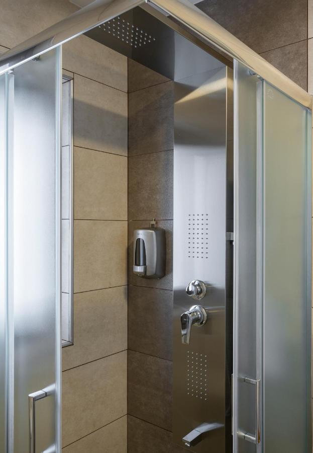 Indigo Blue Seaside Deluxe Apartments Kíssamos Екстериор снимка