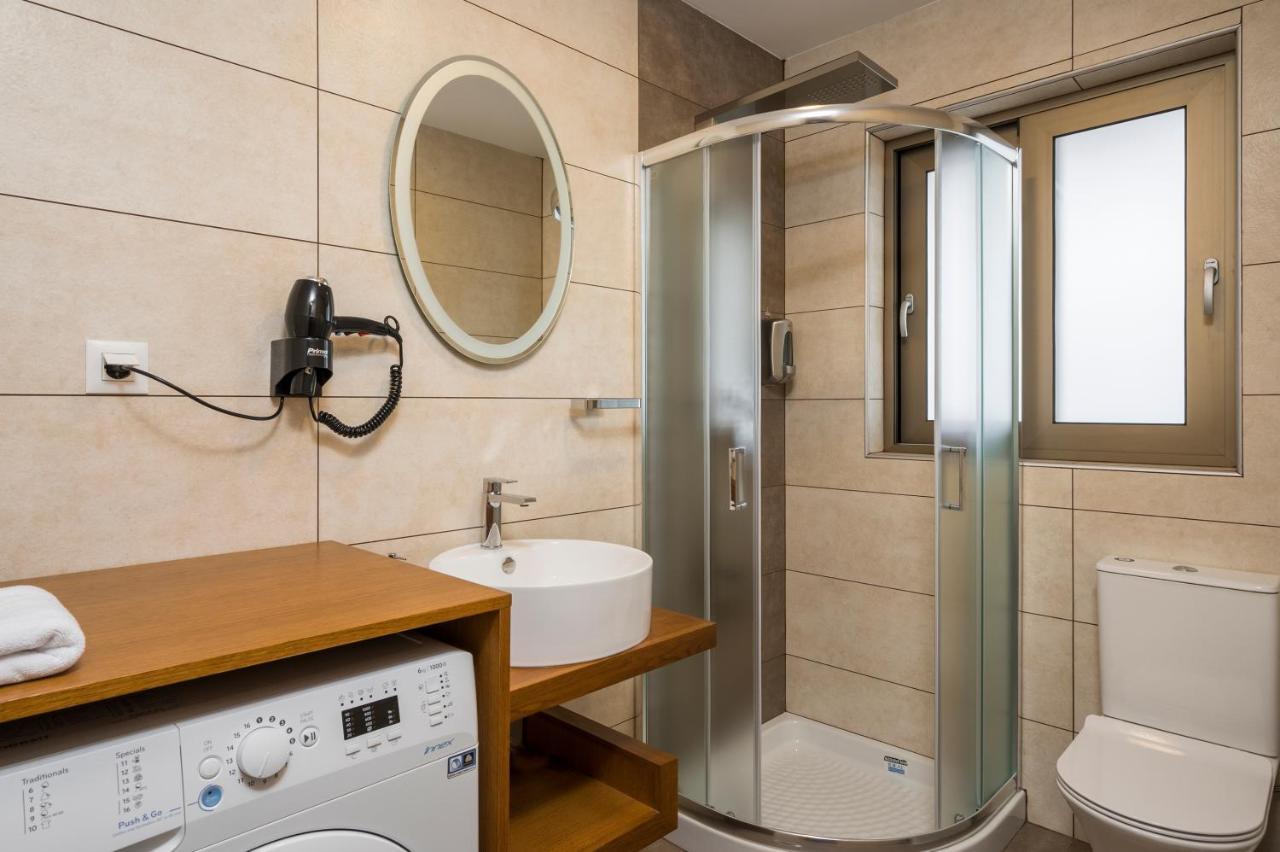Indigo Blue Seaside Deluxe Apartments Kíssamos Екстериор снимка