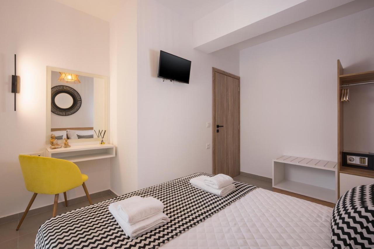 Indigo Blue Seaside Deluxe Apartments Kíssamos Екстериор снимка