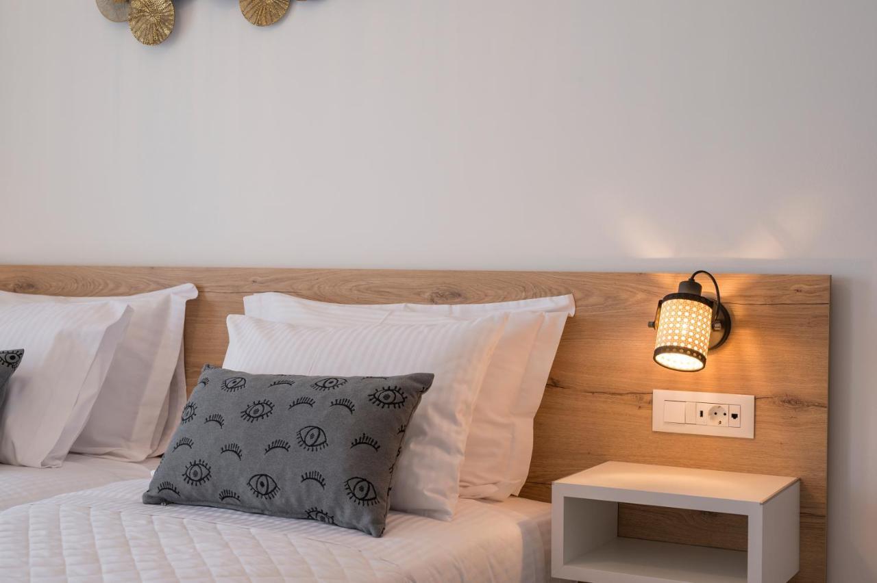 Indigo Blue Seaside Deluxe Apartments Kíssamos Екстериор снимка