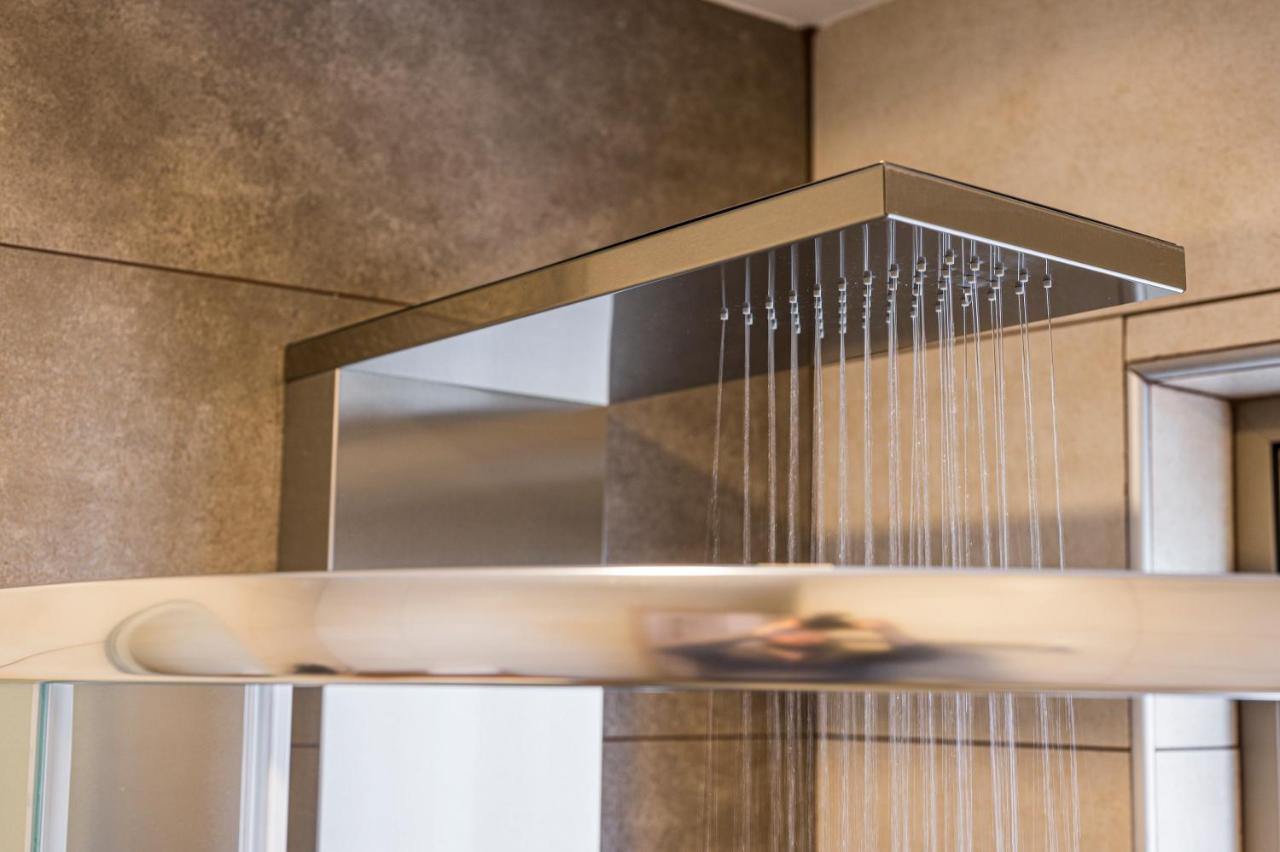 Indigo Blue Seaside Deluxe Apartments Kíssamos Екстериор снимка